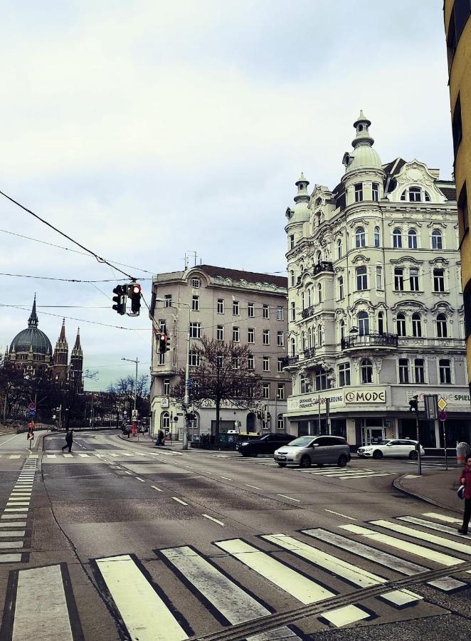 Central Mariahilfer Apartment 4 Min To The City Shopping Center And Schoenbrunn Palace Viena Exterior foto