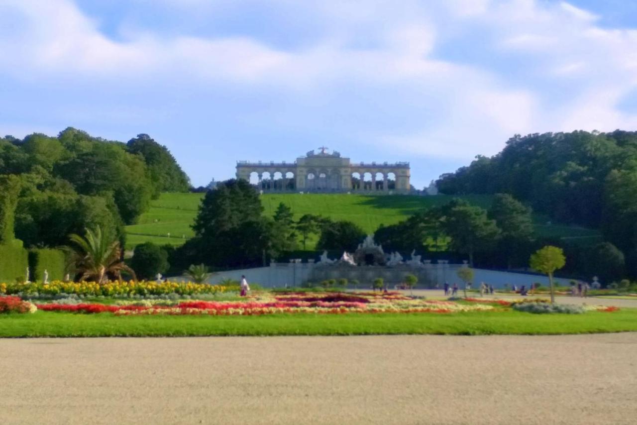 Central Mariahilfer Apartment 4 Min To The City Shopping Center And Schoenbrunn Palace Viena Exterior foto