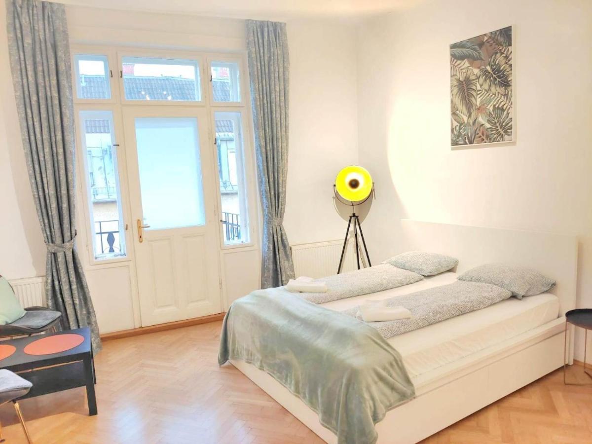 Central Mariahilfer Apartment 4 Min To The City Shopping Center And Schoenbrunn Palace Viena Exterior foto